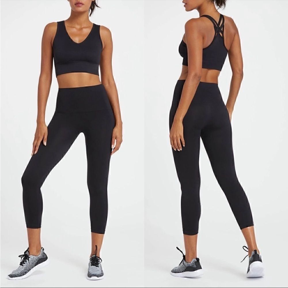 Spanx “ look at me now” cropped leggings.